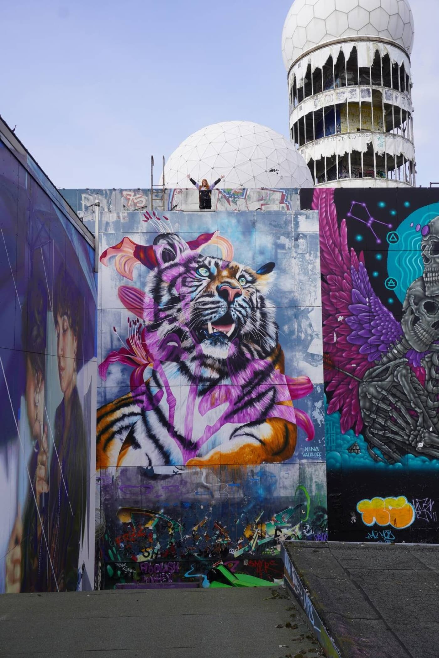 Tiger-Mural von Nina Valkhoff auf dem Teufelsberg, Berlin